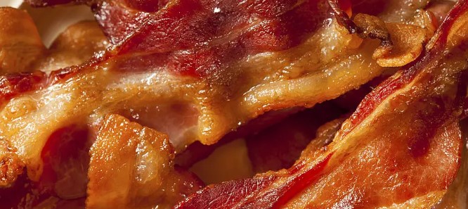 Bacon contém lactose Intolerantes podem comer